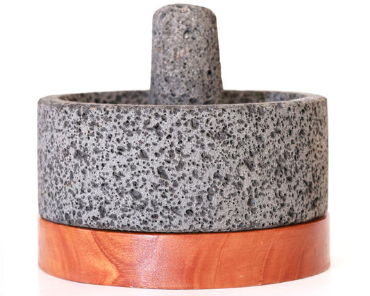 Molcajete R piedra volcánica con base de cedro